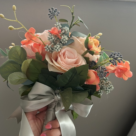 Bridesmaid blue peach pink green flower bouquets - Picture 3 of 4